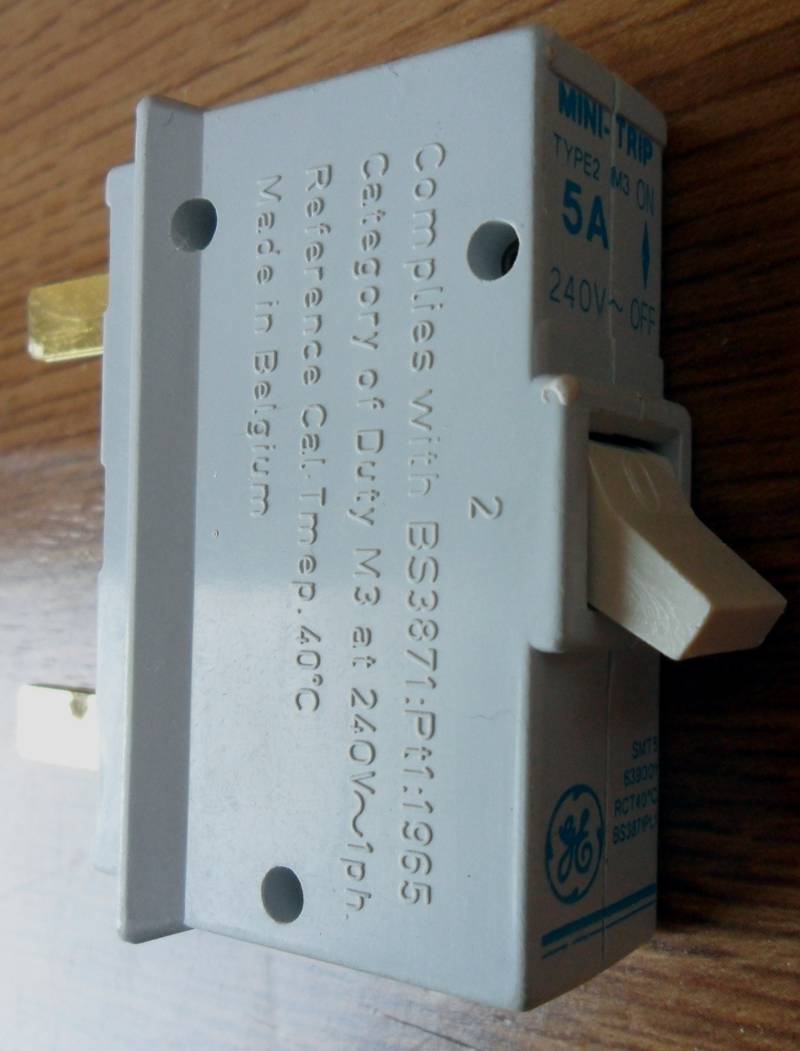 BS3871 Circuit Breaker