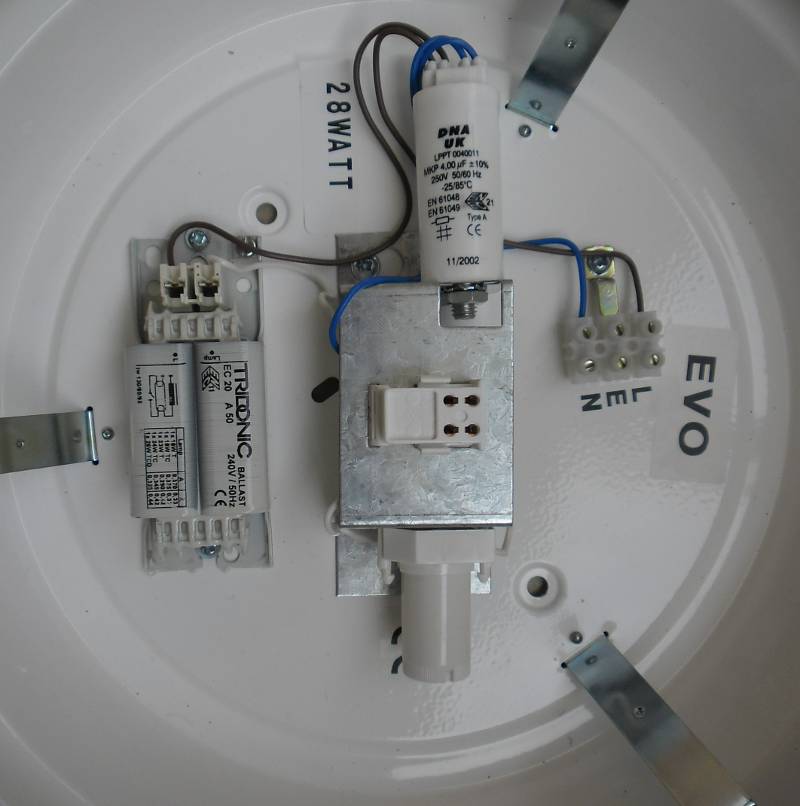 photograph of the physical circuit layout for a switch start D Fluorescent Tube