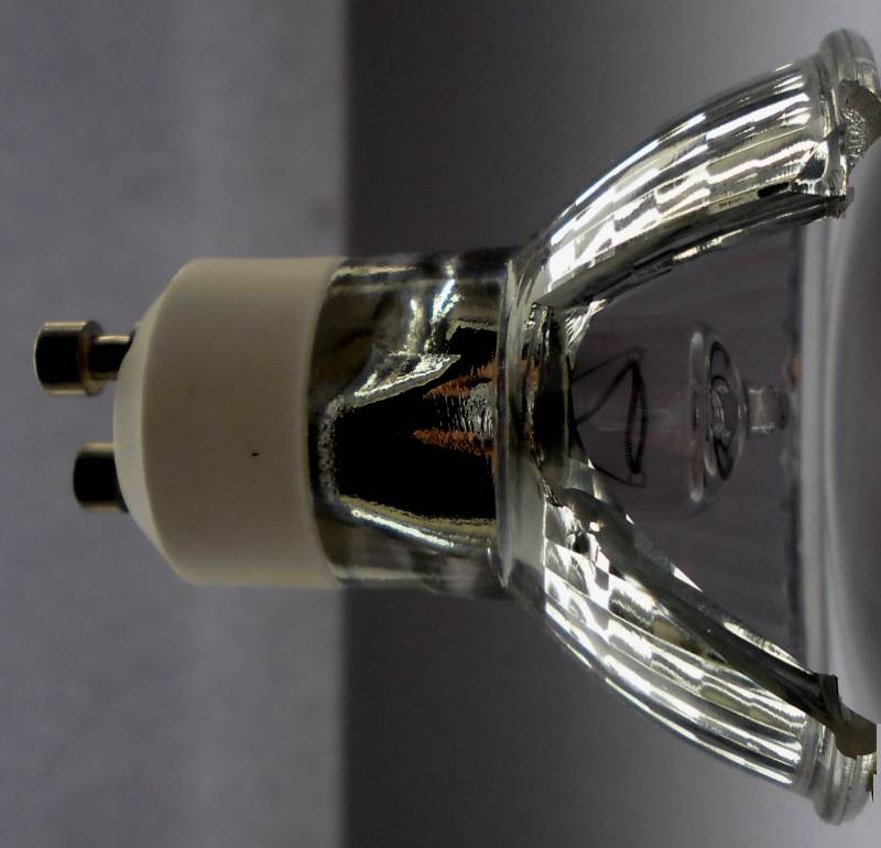 photograph of GU10 mains powered halogen spotlamp showing the capsule